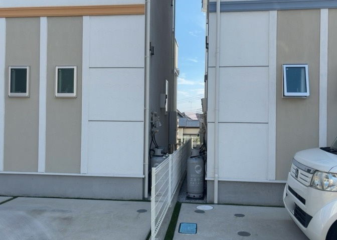 省エネ給湯器とは従来型の給湯器より熱効率が高く、少ない燃料でたくさんのお湯を沸かすことが出来る高効率な給湯器のことを指します。また、省エネ給湯器には種類があり、利便性や効果なども様々です。
