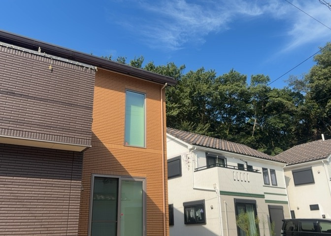 眺望を気にして物件を探す場合、前面に建物が建っていないか現地で確認しましょう！前面に建物があると景色はもちろん、日当たりや風通しにも影響が出てきます。住んだ時のことを想像しながら現地見学をしましょう。