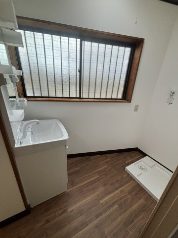 換気のしやすい窓付きの洗面室