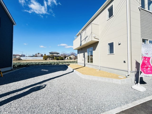 現地写真　駐車スペースは4台分可能です！　