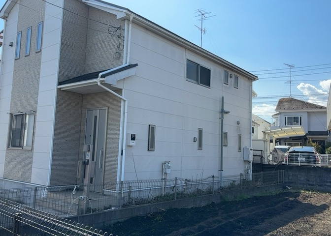 庭があることでガーデニングや家庭菜園はもちろん、こどもの遊び場やペットを放して遊ぶことができます。また、家の周囲に余裕があるということです。隣地との間があれば、十分な日当たりと、風通しが確保できます。