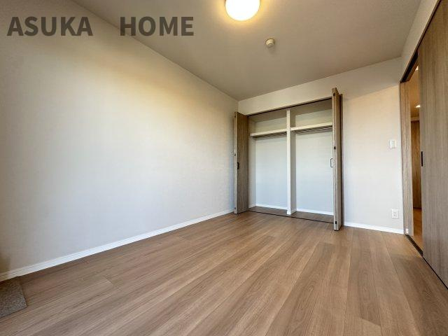 毎日過ごす癒しの空間。収納も充実していて、お部屋が広く使えるので、ゆったりと過ごせますね。