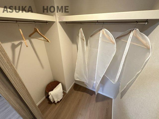 家族で使えるオープンクローゼットは、出し入れもしやすいので家事効率も◎