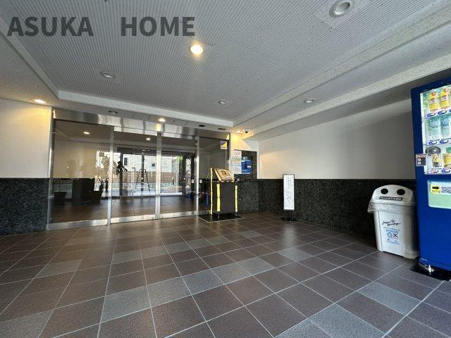 綺麗に整備されたエントランスです。セキュリティー面でも安心のオートロックを完備。
