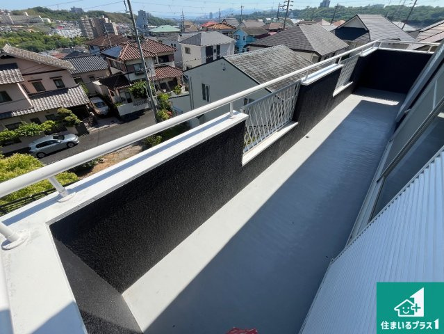 ワイドバルコニーは洗濯物を干すスペースが広いのでご家族が多くても安心！