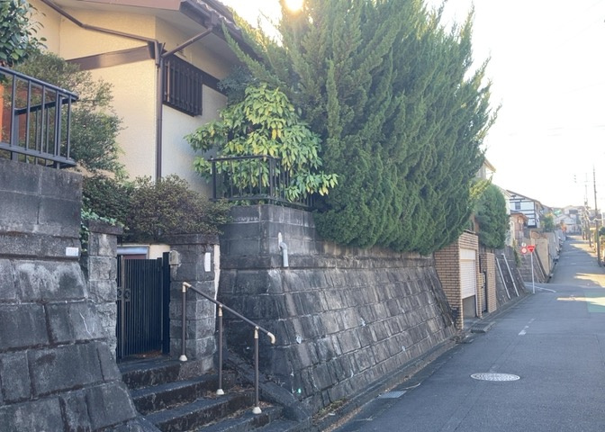 土地探しをしていると都市計画区域という言葉を目にすると思います。法律によって、都道府県知事や国土交通大臣が指定するエリアのことを指しており、都市計画区域は市街化区域と市街化調整区域に分けられています。