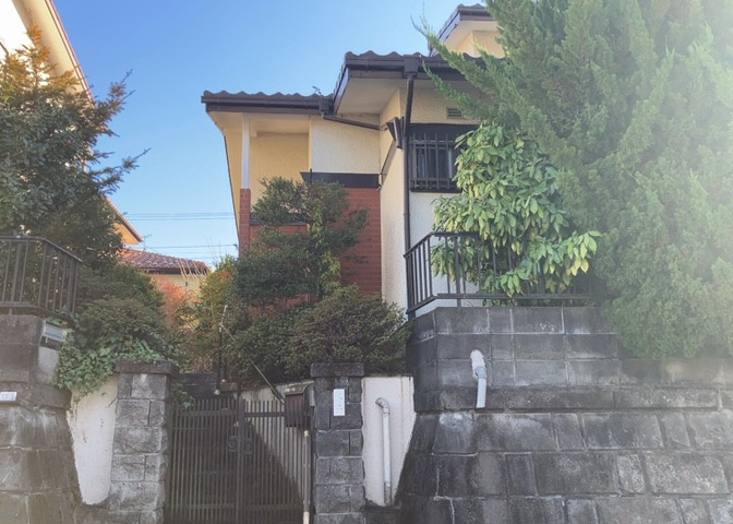 物件の詳細については、現地を見てわかること以外に、役所や法務局などで調べないとわからないことがあります。そのため、現地に行く場合は、もしこの物件を買ったらどのような生活ができるかをイメージしましょう。