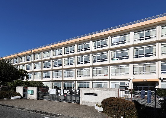 神明中学校