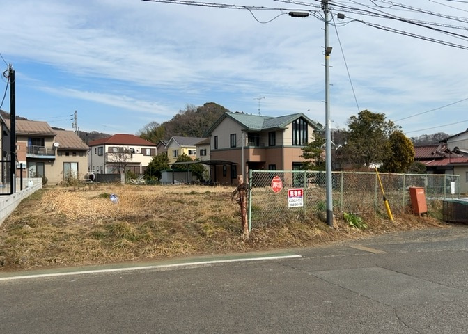 物件の詳細については、現地を見てわかること以外に、役所や法務局などで調べないとわからないことがあります。そのため、現地に行く場合は、もしこの物件を買ったらどのような生活ができるかをイメージしましょう。