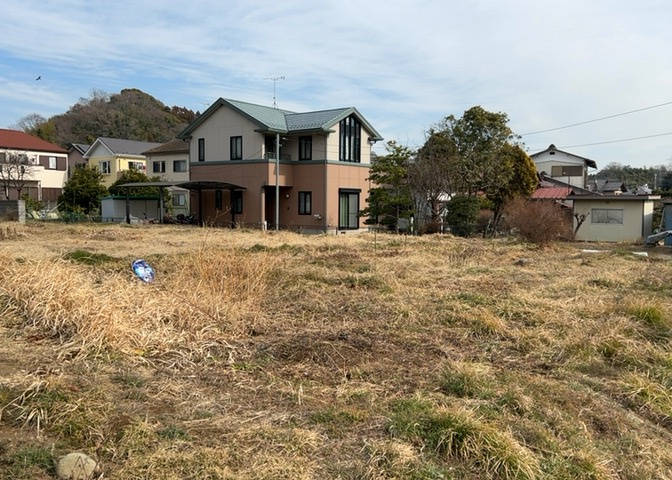 人が暮らすうえで日光は大切な要素となります。日当たりの良さは譲れないポイントですね。併せて近くに大きな建築物の建築予定がないか、あるいはそれが可能な土地が近くにないか事前に確認することもお勧めします。