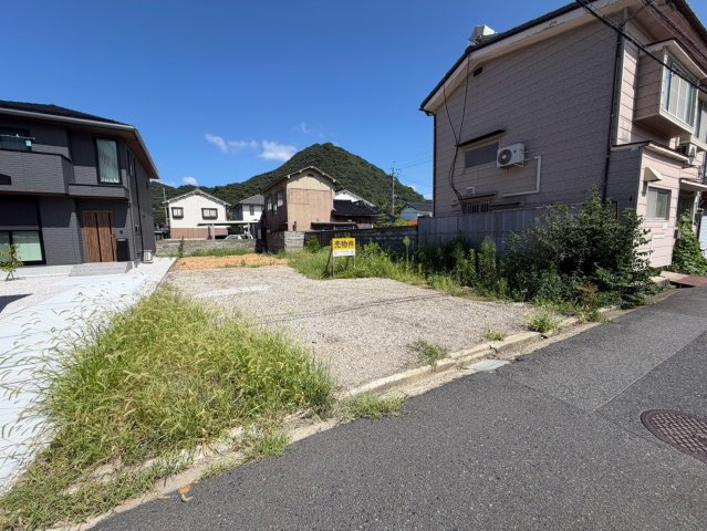 お隣の1号地は既に成約済みです。