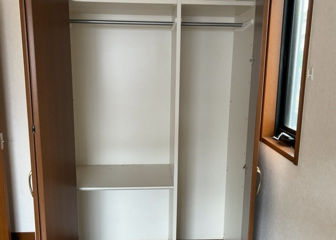 デザイン性を重視しすぎて収納が少なかった！なんてことにならないため、事前に現地で収納の数を確認しておくことをお勧めします。クローゼット以外にも床下収納や屋根裏収納、パントリーなどもチェックしましょう。