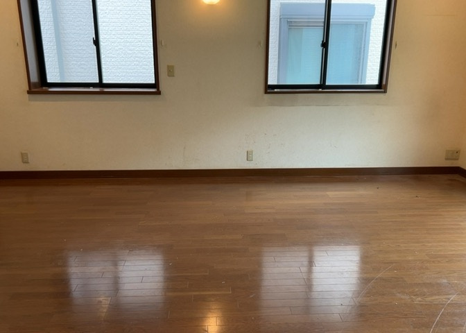 L型アイランドタイプは、キッチンからダイニングにもリビングにも目が行き届くので、とても使いやすい配置です。L字型独立タイプは、キッチンを独立させてるためLDKというよりもLDといった様なイメージです。