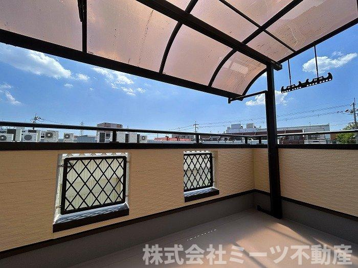 南向きで陽当たり良好な広々バルコニー♪