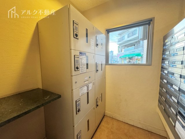 宅配ボックス完備のマンションです！