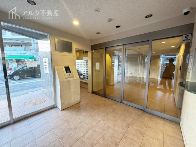 エントランスにはオートロックが完備されています！