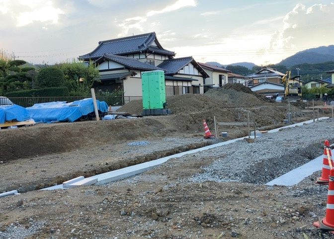 土地探しをしていると都市計画区域という言葉を目にすると思います。法律によって、都道府県知事や国土交通大臣が指定するエリアのことを指しており、都市計画区域は市街化区域と市街化調整区域に分けられています。