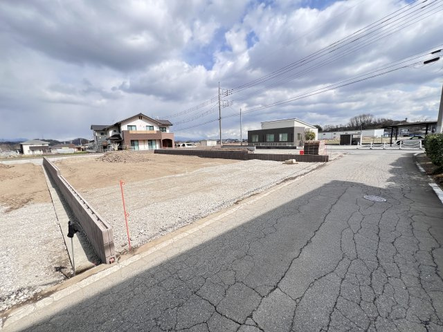 現地写真　南側接道幅員約4ｍ