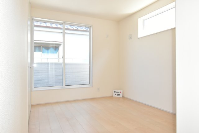 2階　6.5帖　南東向きで明るいお部屋です
