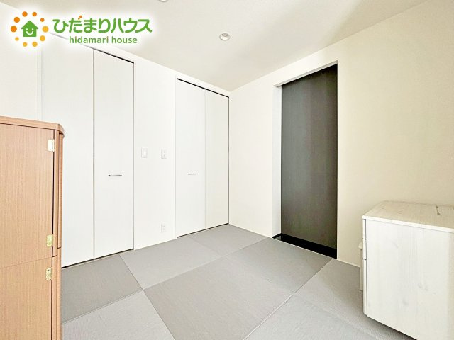小さなお子さまのいる方におすすめ！リビング横の和室でお子様が遊んでる様子も確認できます(^^)/