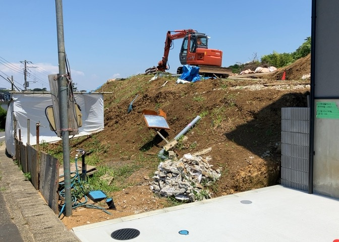 家を建てる前提で土地を探している場合、地盤の丈夫さは譲れない条件の一つです。地盤が脆弱だと追加工事が必要となります。また、過去に地盤沈下や液状化現象を起こした土地は、できるだけ避けた方がいいでしょう。