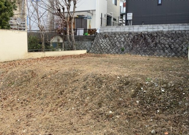 隣家の土地はどうなっているのか、生活利便施設が近くにあるのか、学校まで近いかなど、お客様のライフスタイルにあわせたイメージが重要です。また、近くにあると困る施設が近くにないかも確認するといいでしょう。