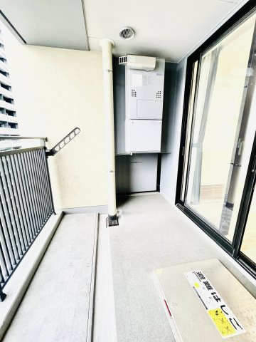 バルコニーは2箇所ございます