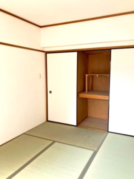 日本らしい落ち着いた雰囲気の和室です
