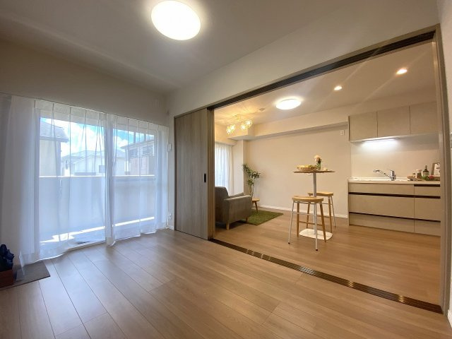 間取り図右下の洋室（5.0帖）。子供部屋や書斎、リモートワークスペースなど多用途にご活用いただけます。