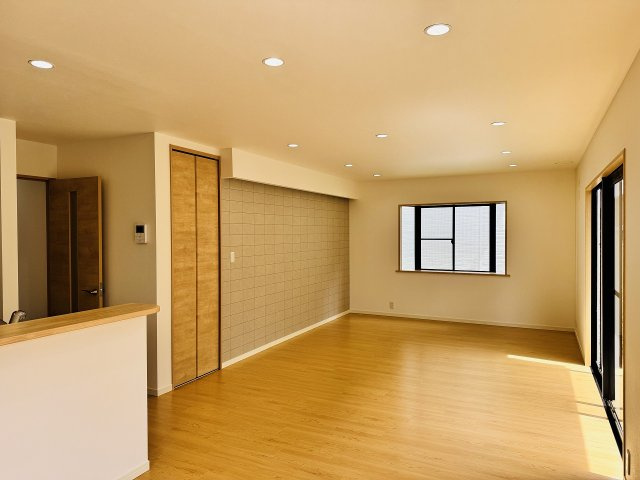 ～21.0帖の明るく開放感のあるLDK、家族団欒の時間をお過ごしいただけます～