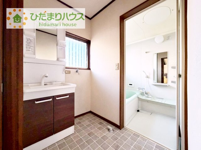 シンプルで使い勝手の良い独立洗面台！