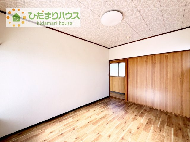 ゆとりのある主寝室！ご家族全員で寝れちゃいます♪