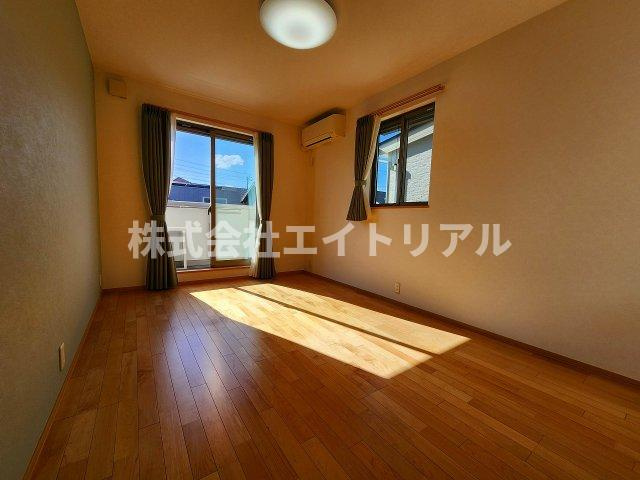 2階　洋室6.6帖　西