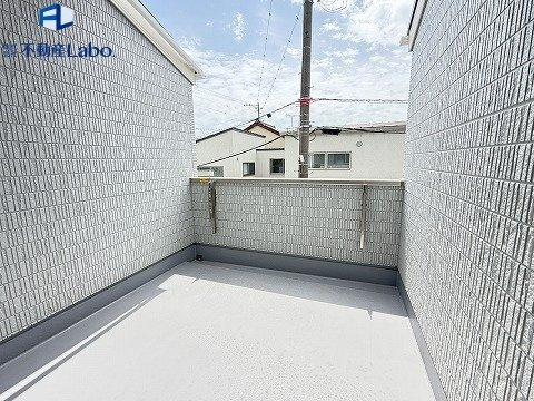 ●インナーバルコニー●　屋根付きのインナーバルコニーは、急な雨が降ってしまっても安心♪