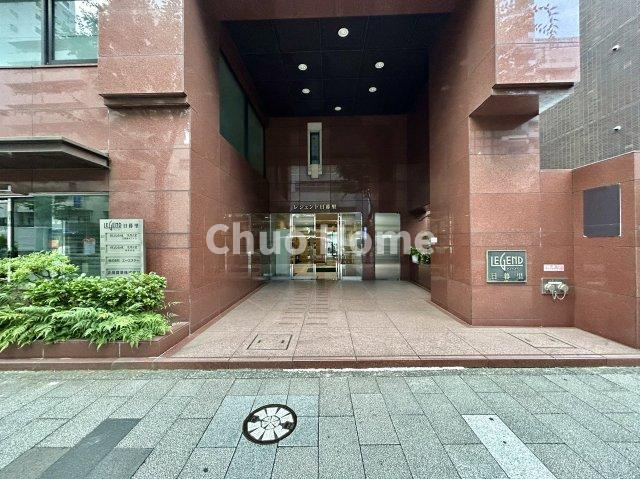 【エントランス】マンションのエントランスは、その物件の印象を決める、顔とも言える場所です。毎日通る場所ですからきれいなのが一番です。