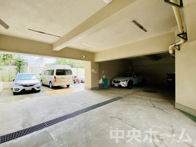 【敷地内駐車場】最新の空き状況や費用などの詳細は担当スタッフまでお問い合わせください。