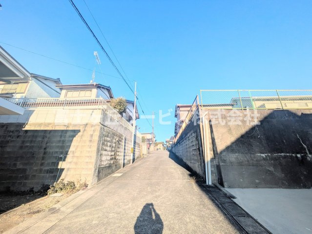 前面道路です