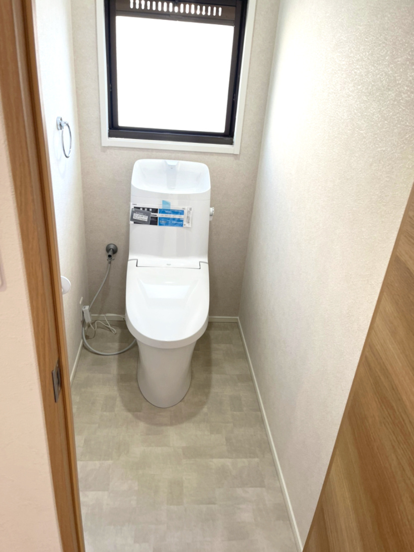 シンプルで使いやすい2階トイレです