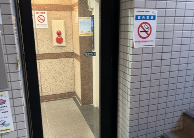 マンションのエントランスには、もともと風よけや防犯の役割がありますが、マンションによって宅配ボックスなどの設備が備わっている所もあります。日々の生活をイメージしながら生活しやすさをチェックしましょう。