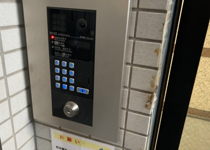 当然のことではありますが、オートロックやセンサーライト、ホームセキュリティーなどの防犯設備があれば、小さいお子様がいるご家庭も安心ですよね！まず物件購入の際は、防犯設備もチェックするようにしましょう。