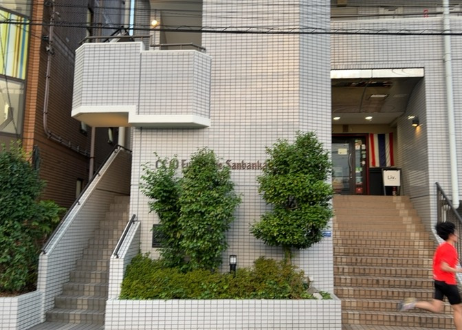 ＳＲＣ造は強度や耐震性の面でもRC造と比べて優れています。そのため、10階建以上の高層または超高層マンションなどの建築にも多く採用されています。柱や梁などのサイズが小さくても高い耐震性を確保できます。