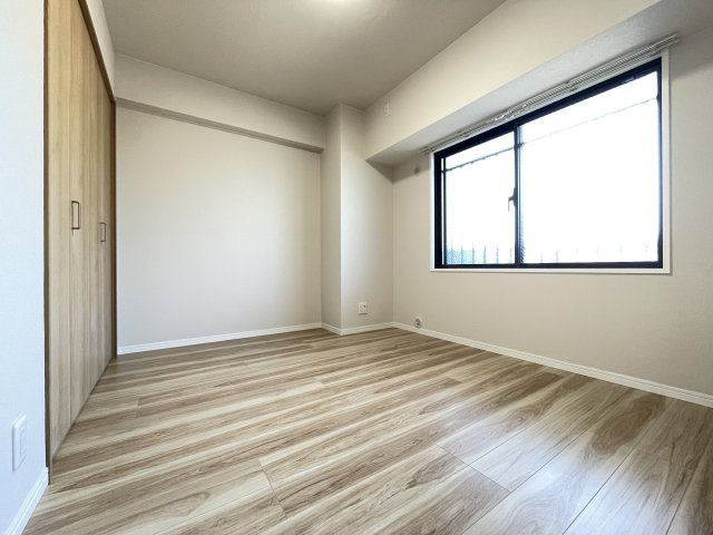 日中は照明がなくても明るく、子ども部屋としてもピッタリ。
