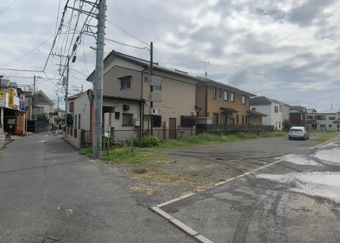 土地を買う際、住む地域の自治体や福祉の補助制度にも注目してみましょう。子供や老人の医療補助やゴミ出しのルールなど、自治体によってルールに大きな違いがあるため、暮らしやすい土地で判断するとよいでしょう。