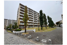 プラザ学園前第9号棟　中古マンションの外観