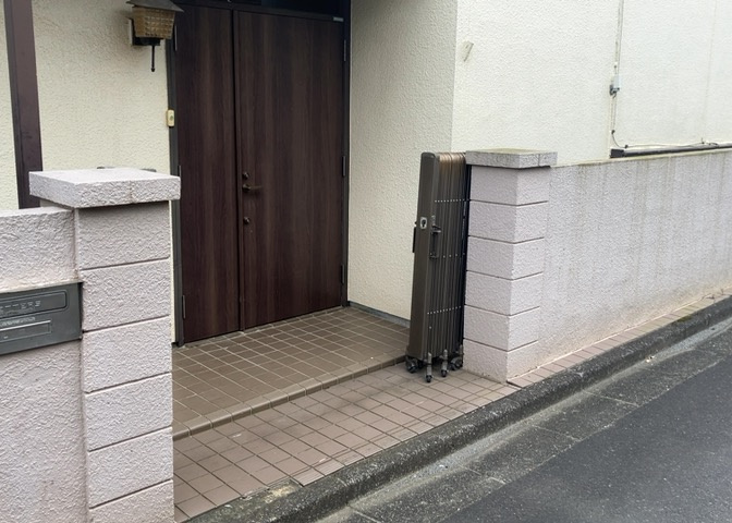 玄関は家の顔と言っても過言ではありません。現地を見学する際は玄関の広さや全体のバランスなどを見てみるといいでしょう。一般的なアプローチのしやすさだけではなく、お年寄りにも優しい設計のものだと安心です。