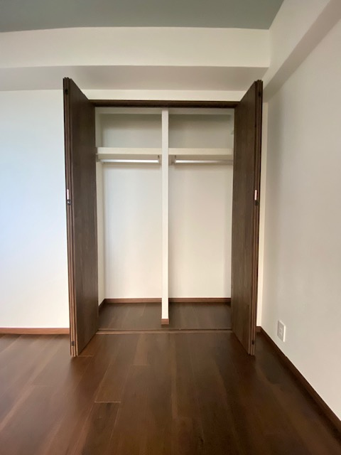 5.5帖納戸には、クローゼット付き！洋服や季節の家電類などもスッキリ収納可能です。