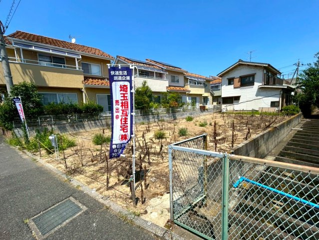 前面12m道路で駐車もスムーズ　毎日の駐車ストレスを減らせる立地です