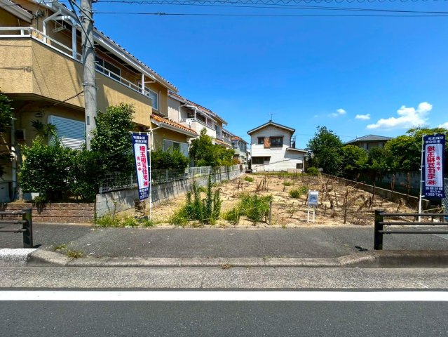駐車スペース＋子どもが遊べる庭も作れる62坪！　自由設計で建築可能です