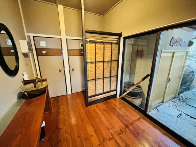 男女別おトイレです