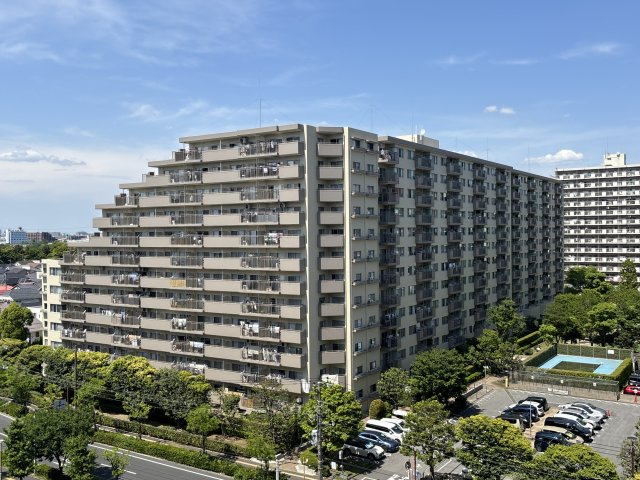 ・ペデストリアンデッキで駅直結　・東南向き8階、陽当たり眺望良好